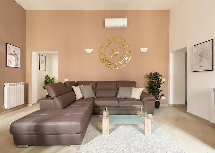 Residenza Piazza Di Spagna Апартаменты *